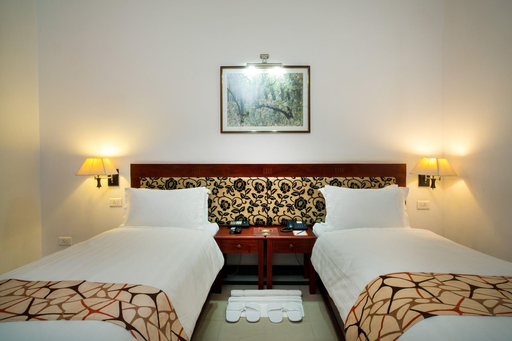Rustic Leisures Llp Hotel Kochi Exterior foto