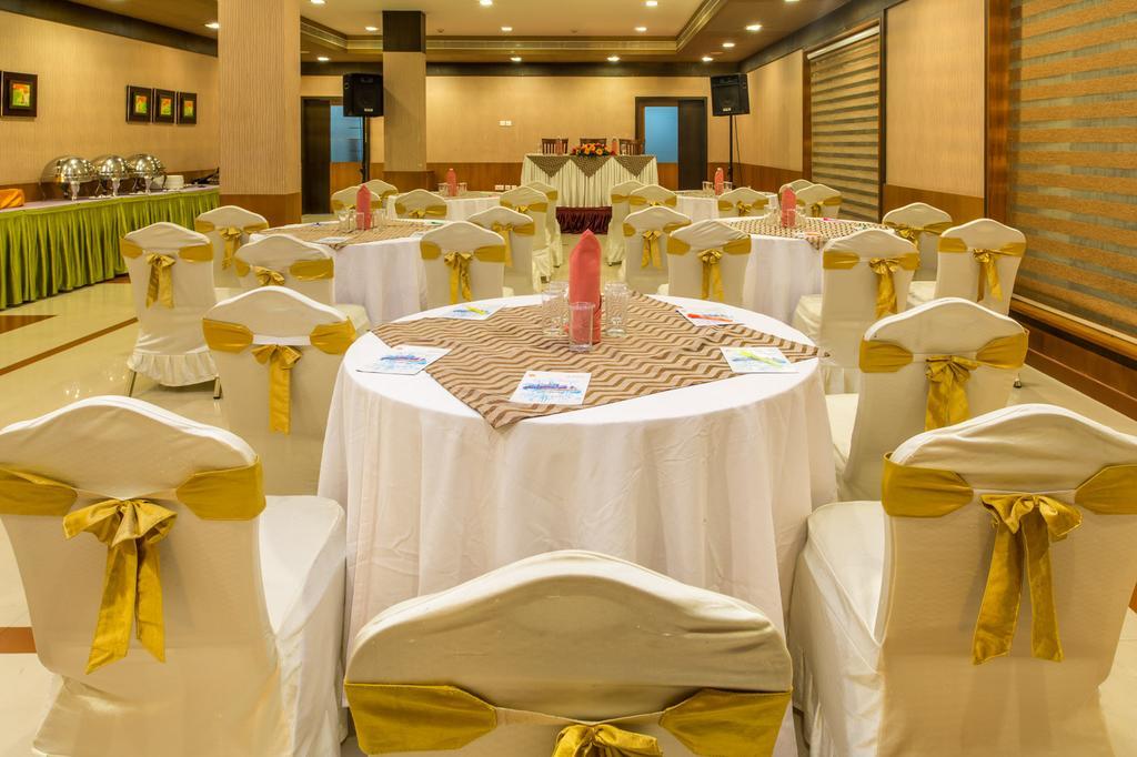 Rustic Leisures Llp Hotel Kochi Exterior foto