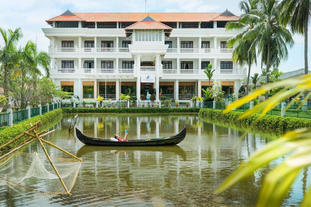 Rustic Leisures Llp Hotel Kochi Exterior foto