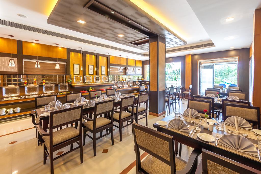 Rustic Leisures Llp Hotel Kochi Exterior foto