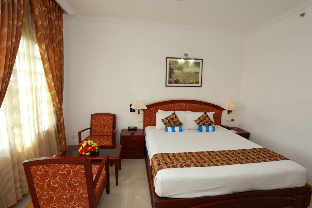 Rustic Leisures Llp Hotel Kochi Exterior foto