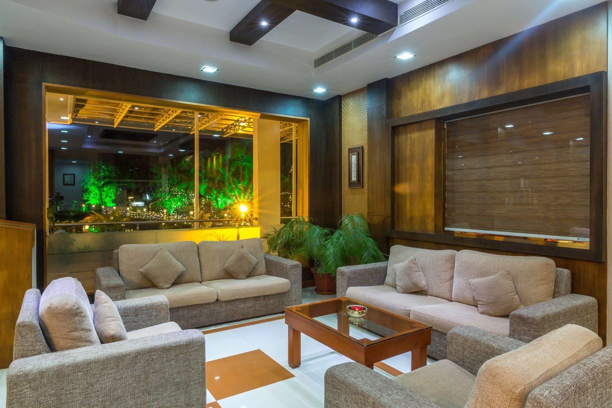 Rustic Leisures Llp Hotel Kochi Exterior foto