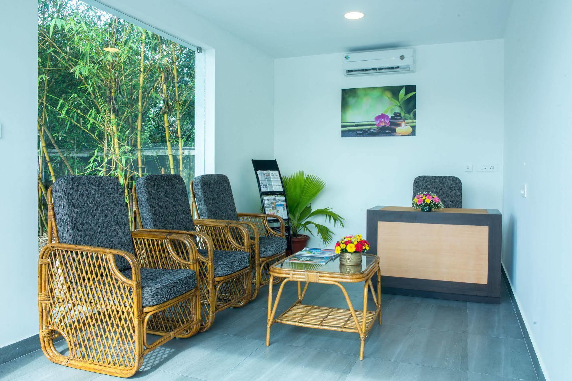 Rustic Leisures Llp Hotel Kochi Exterior foto