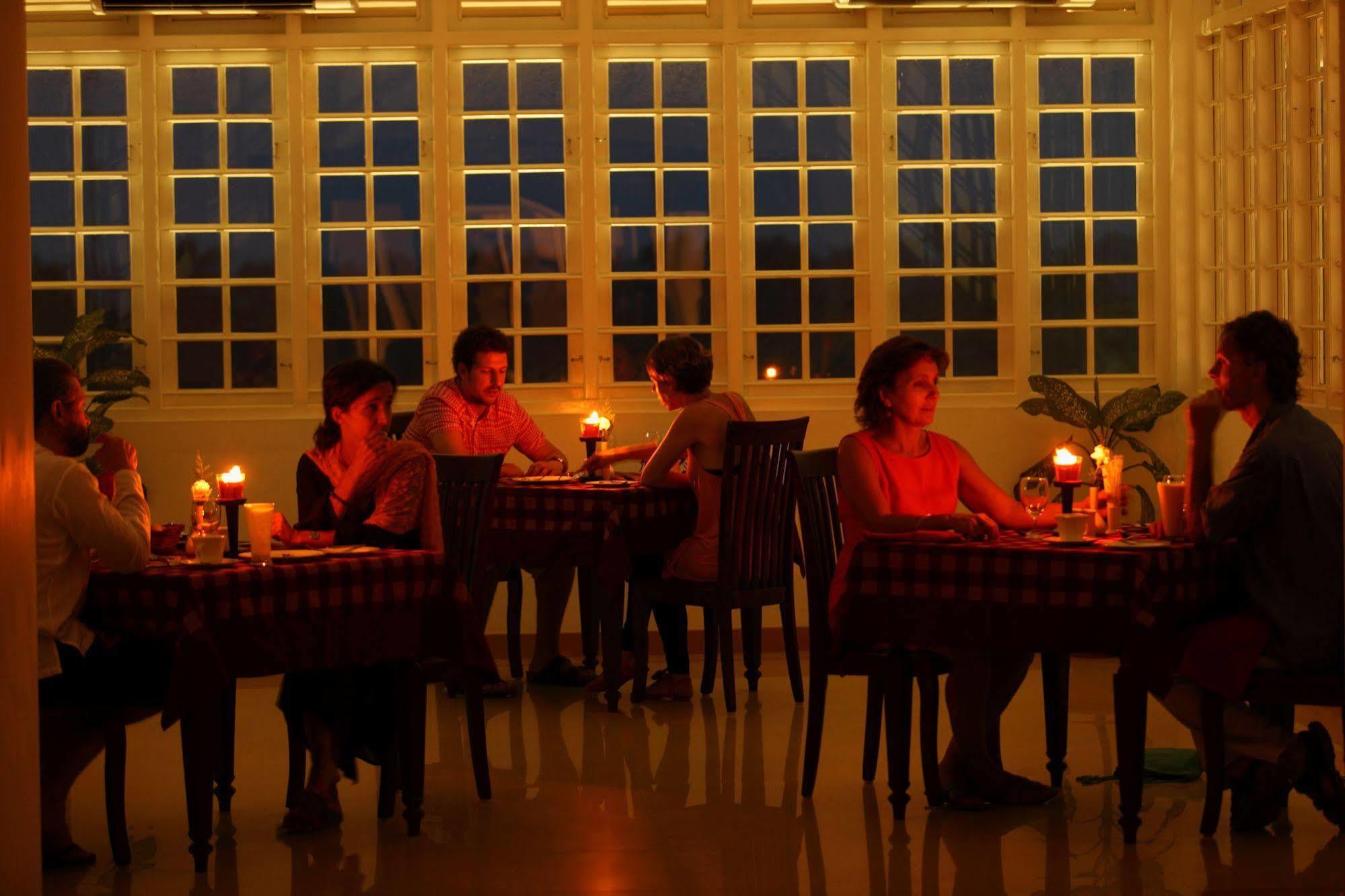 Rustic Leisures Llp Hotel Kochi Exterior foto