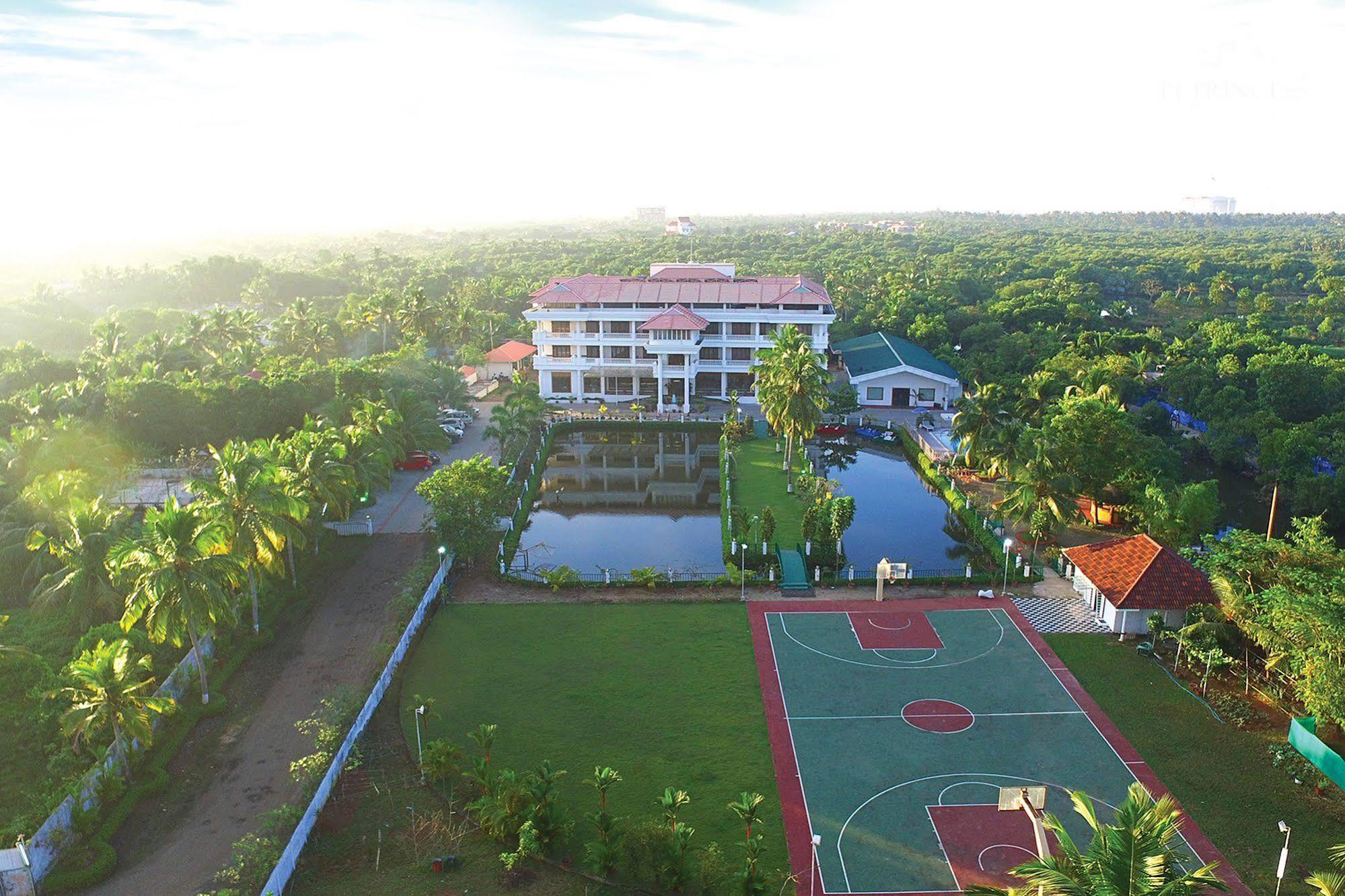 Rustic Leisures Llp Hotel Kochi Exterior foto