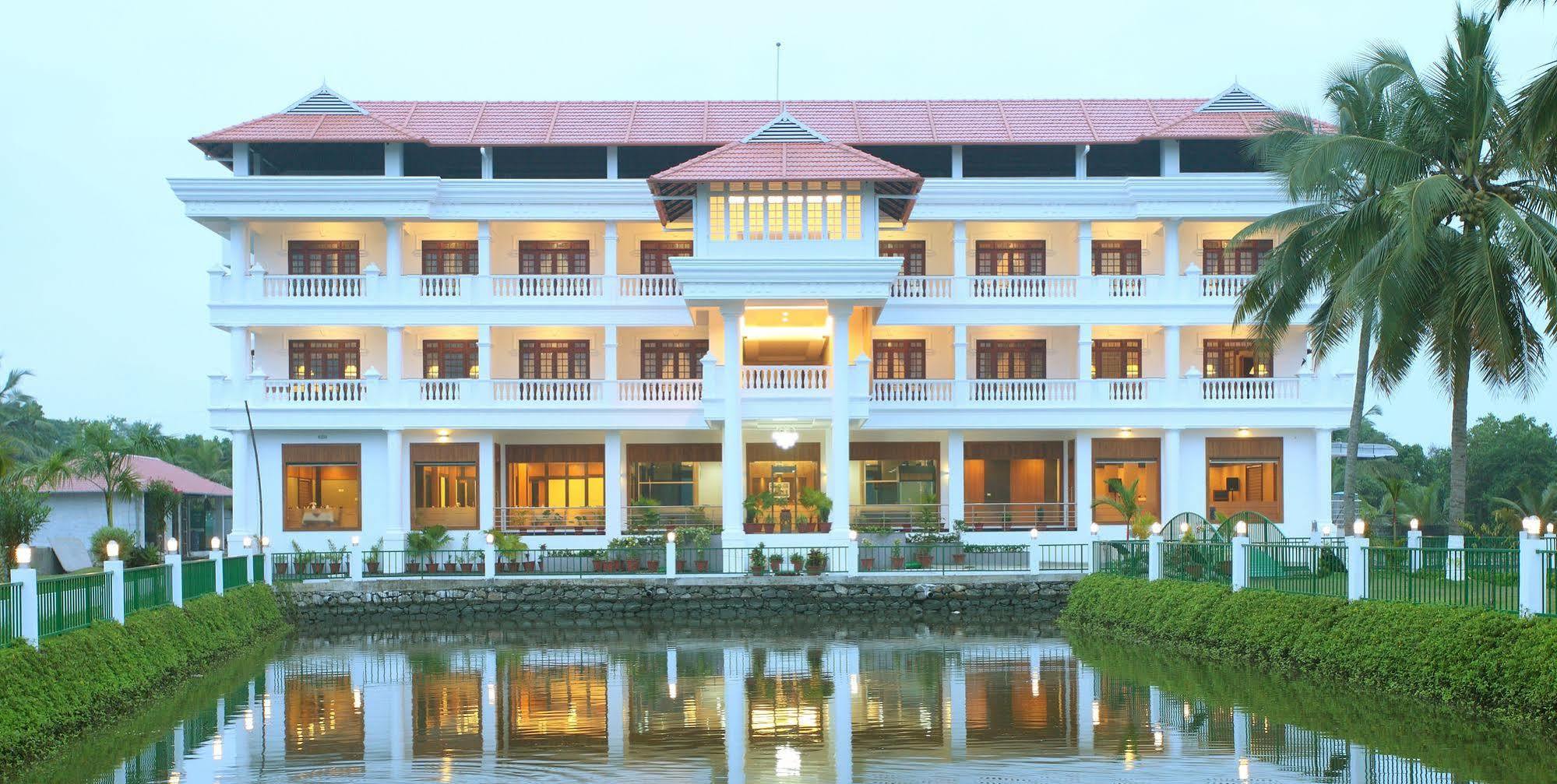 Rustic Leisures Llp Hotel Kochi Exterior foto