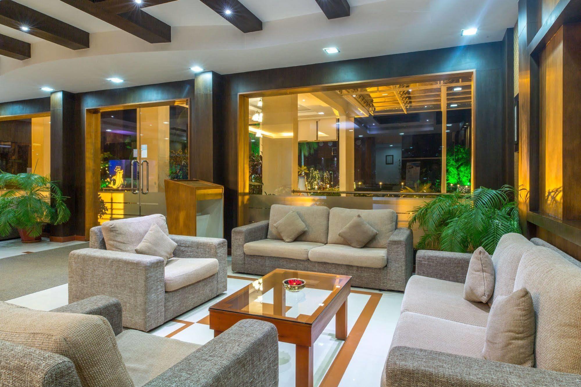 Rustic Leisures Llp Hotel Kochi Exterior foto