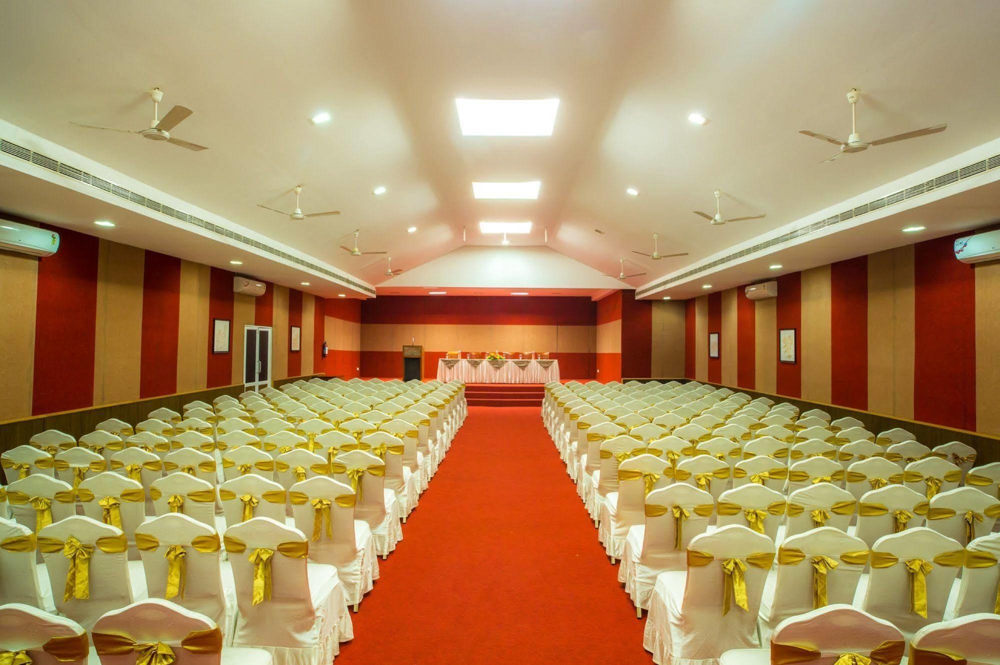 Rustic Leisures Llp Hotel Kochi Exterior foto